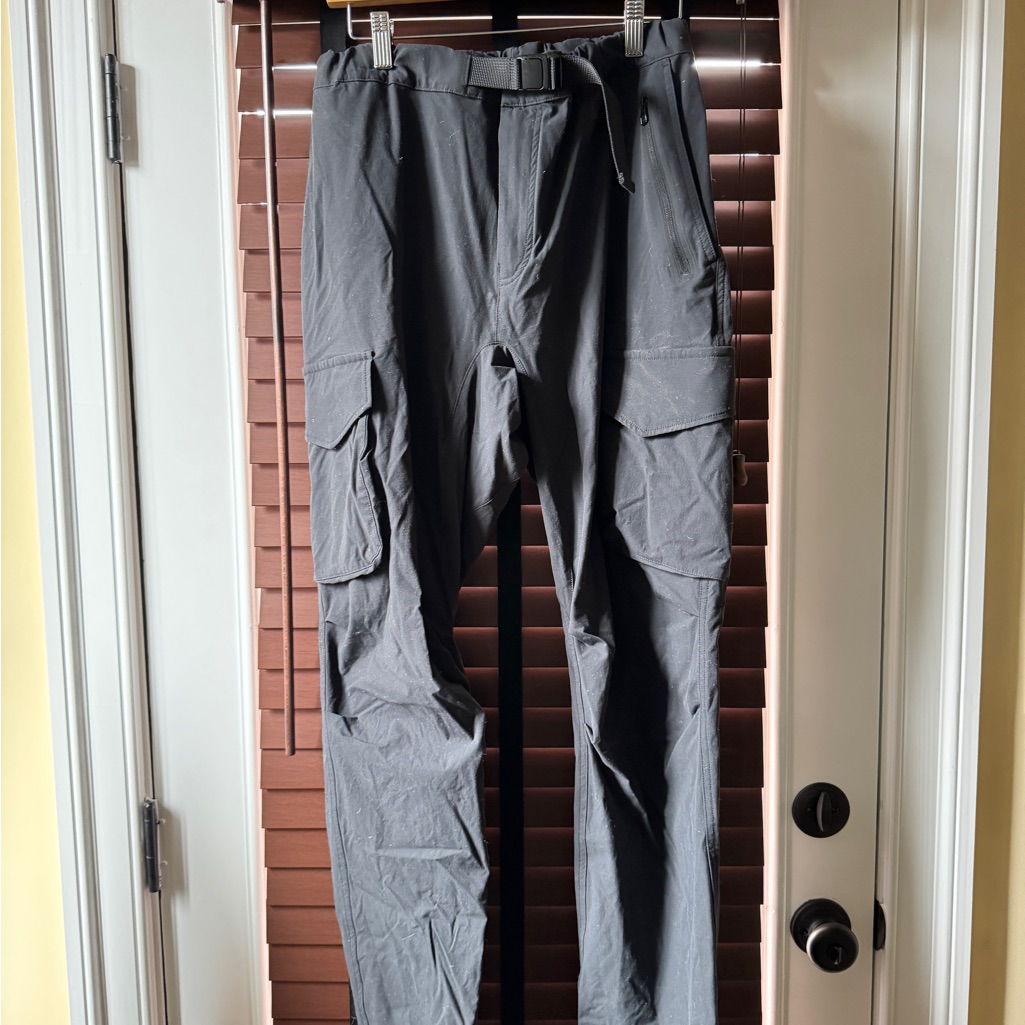 66 North Men's Black Cargo Pants
